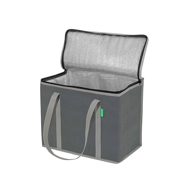 Insulated lunch bag made of non-woven fabric and aluminum foil, designed for outdoor adventures, picnics, and work