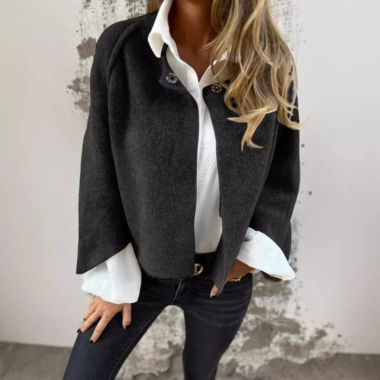 A stylish and comfortable batwing sleeve cardigan made with luxurious imitation cashmere fabric, available in a variety of colors.