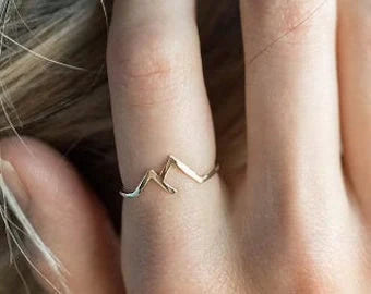 Unique mountain-shaped copper ladies' ring with antibacterial properties