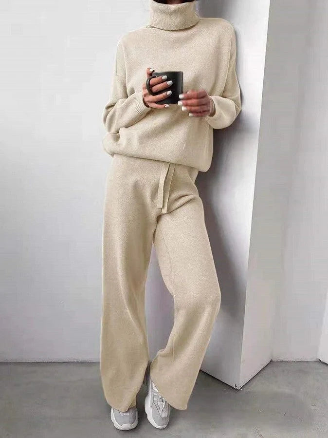 Women's casual turtleneck sweater and drawstring pants set in cotton-polyester blend