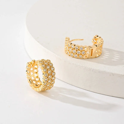 Elegant copper earrings for women with an all-matching style