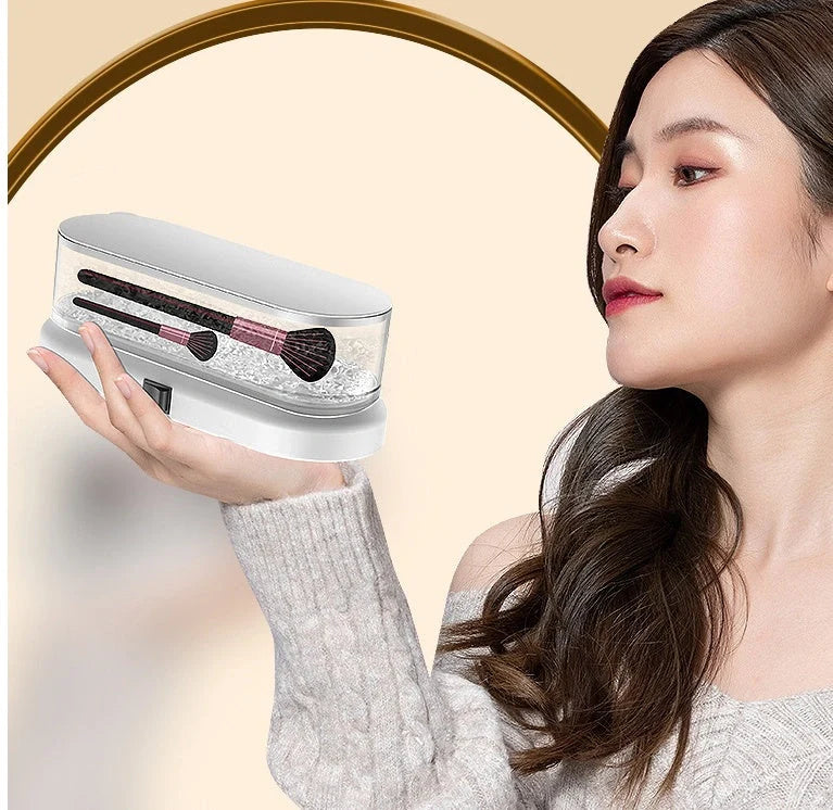 Compact ultrasonic cleaning machine for watches and small items