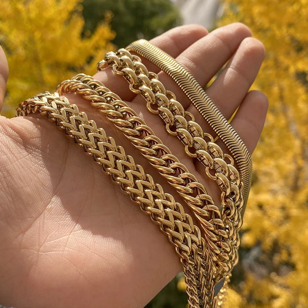 Elegant stainless steel electroplated bracelet for women, perfect for any occasion.