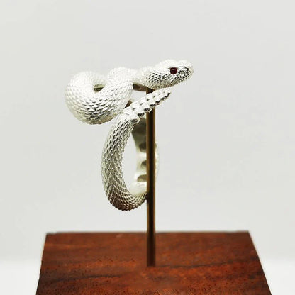 Adjustable snake ring in gothic design for men and women
