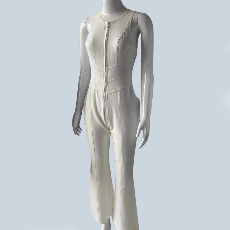 Stylish summer denim jumpsuit for women with halter neck and heart-shaped backless design