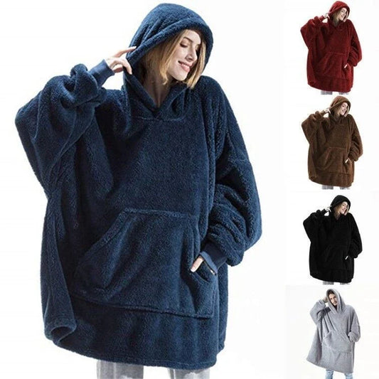 Cozy oversized hooded sweatshirt with big front pocket, made of soft double-sided fleece fabric in a variety of classic colors.