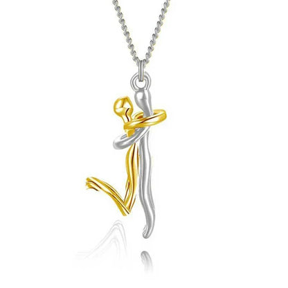 Elegant 18K plated copper pendant necklace featuring a unique 'hug' design, perfect for couples and special occasions.