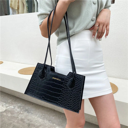 Stylish PU small square shoulder bag in crocodile pattern for spring and summer