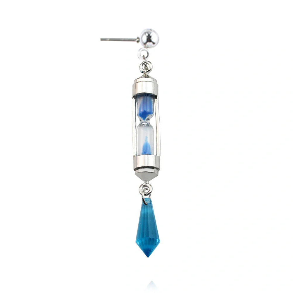 Hourglass-shaped alloy earring and necklace set in silver and gold