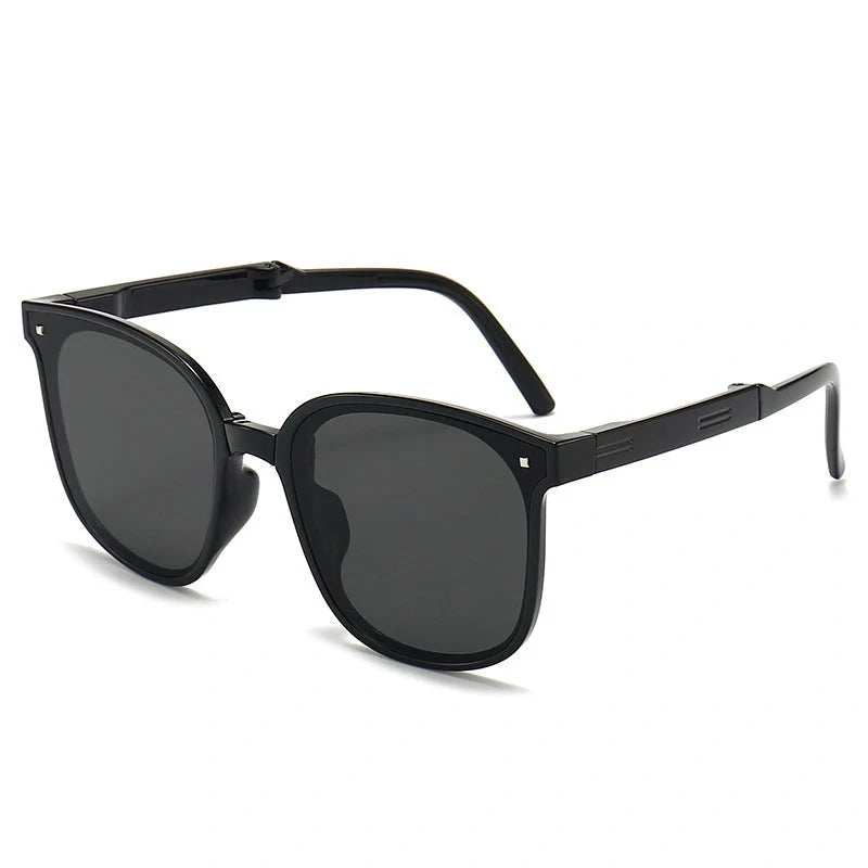 Folding sunglasses with UV400 protection in various colours