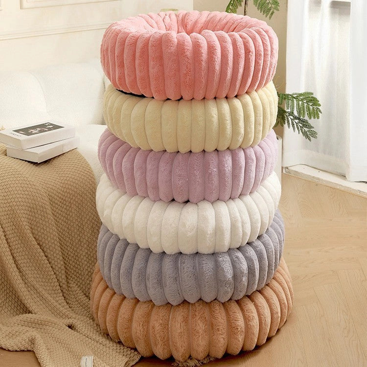 Plush round pet kennel for dogs, available in multiple colours and sizes for winter comfort