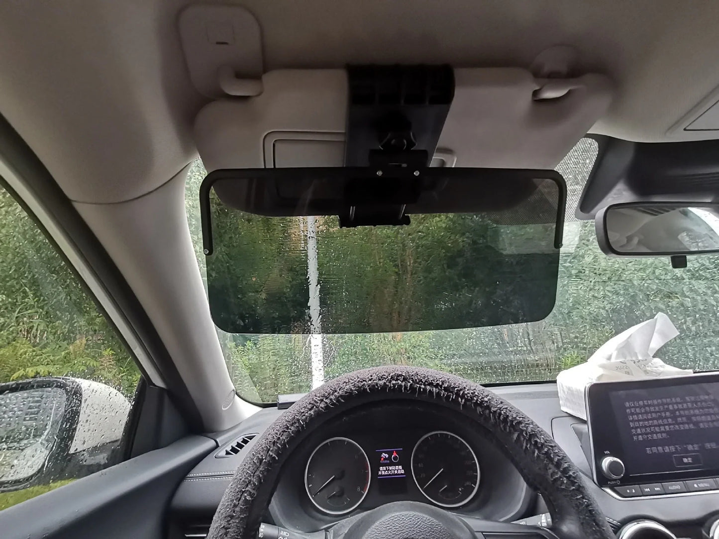 Polarized car sun visor with clear view and UV protection