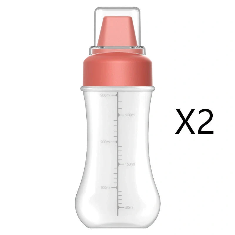 Five-hole scale squeezing sauce bottle with lid for precise kitchen use