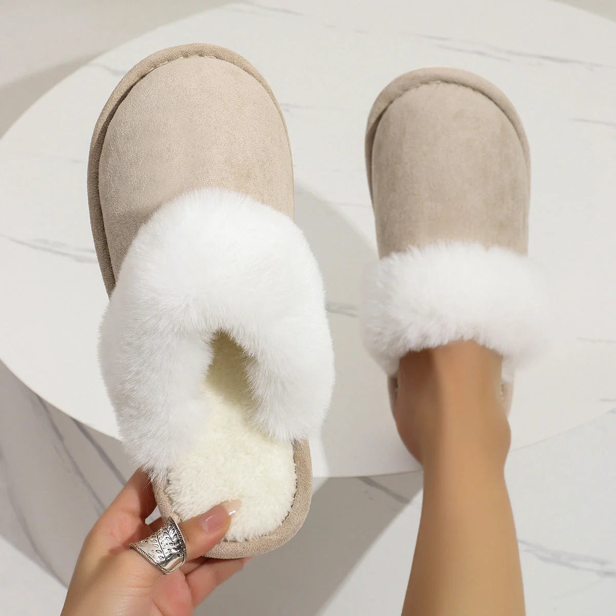 Cosy winter plush slippers for couples with non-slip sole in various colours