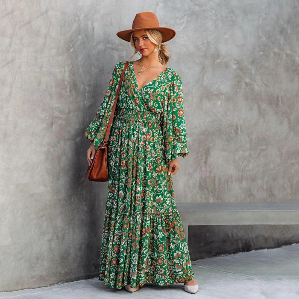 Elegant printed halter maxi dress with long sleeves in green color