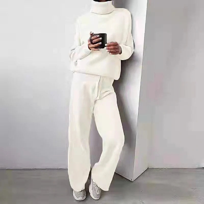 Women's casual turtleneck sweater and drawstring pants set in cotton-polyester blend