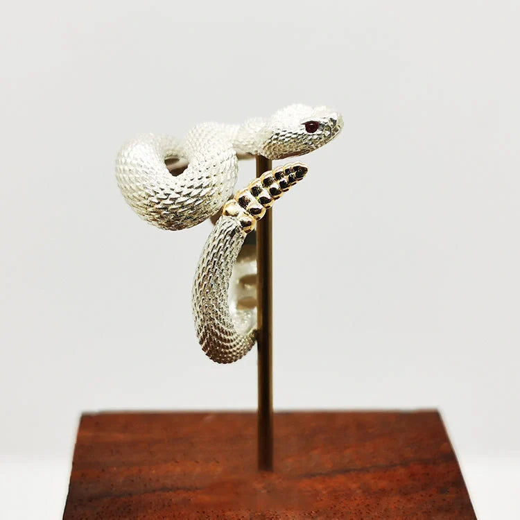 Adjustable snake ring in gothic design for men and women