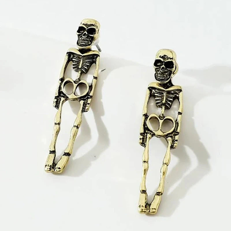 Halloween skull simulation stud earrings in gold and silver, detailed design, lightweight alloy
