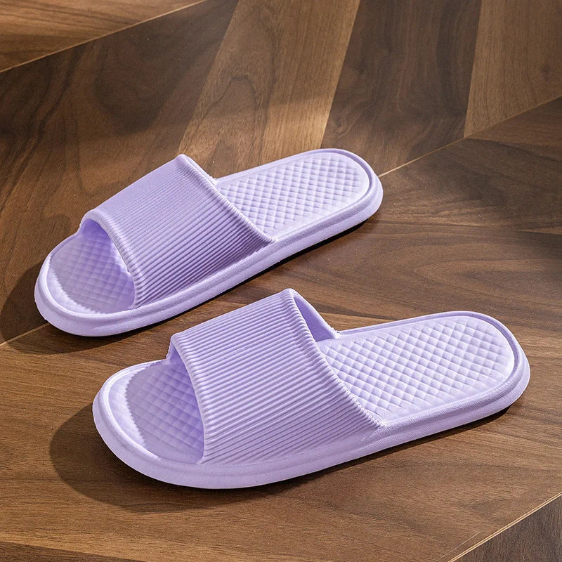 Stylish non-slip summer slippers for men and women in various colours