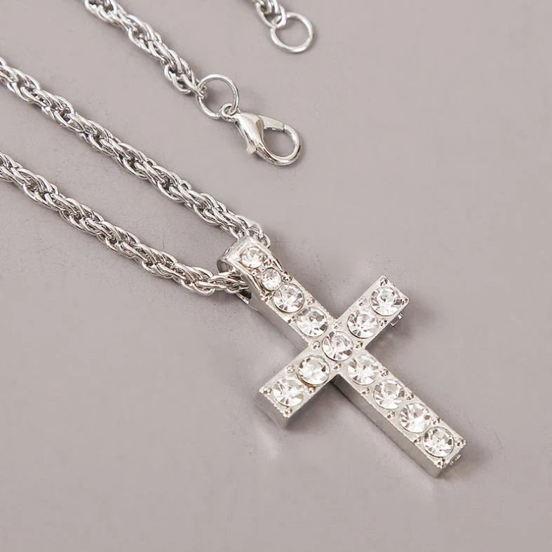 Unisex Alloy Clavicle Chain with Geometric Pendant in Silver