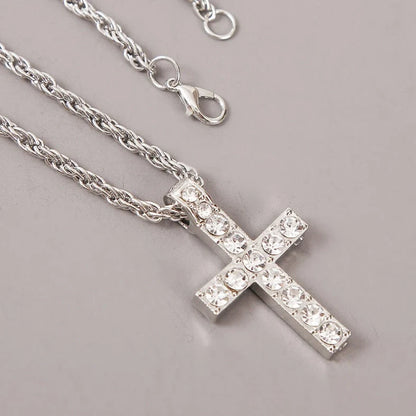 Unisex Alloy Clavicle Chain with Geometric Pendant in Silver
