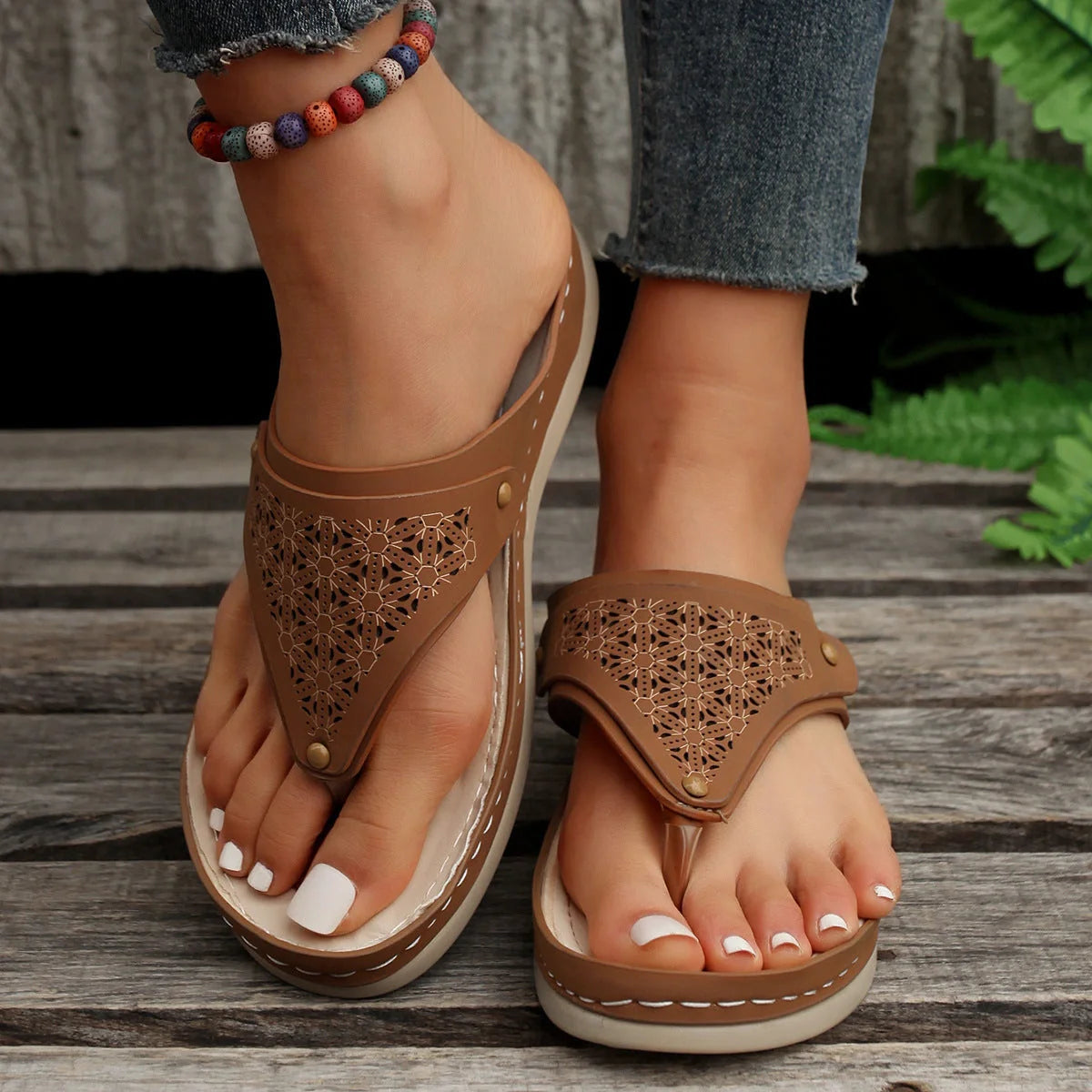 Women's PU thong sandals in various colours with segmented toe design