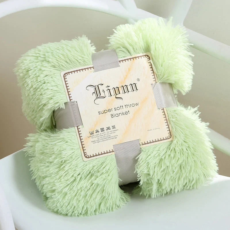 Soft coral fleece blanket in various colours and sizes for cosy bedding