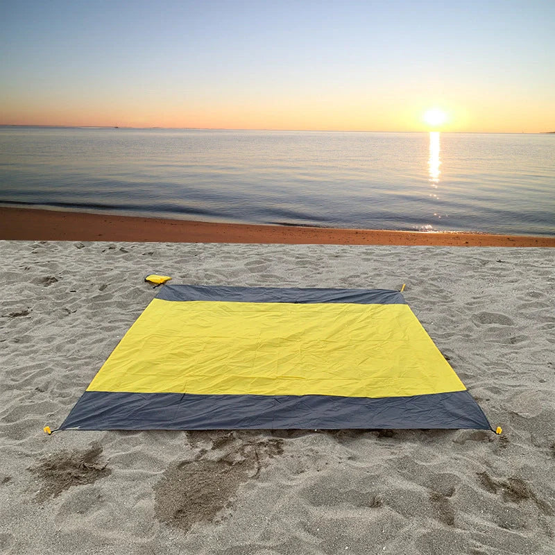 Waterproof foldable picnic mat in vibrant colours for outdoor camping