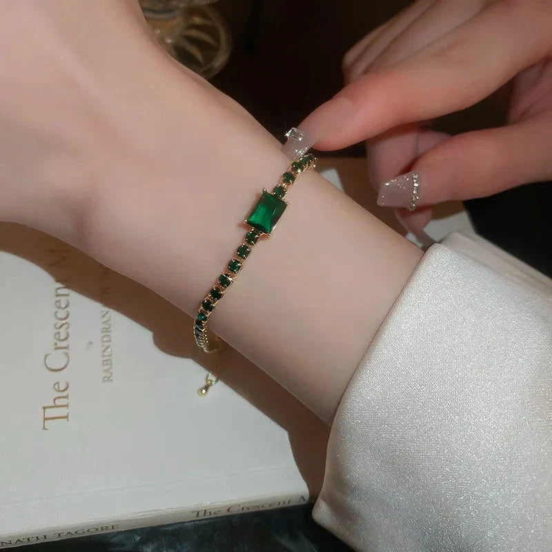Elegant zircon geometric bracelet with South Korean fashion design