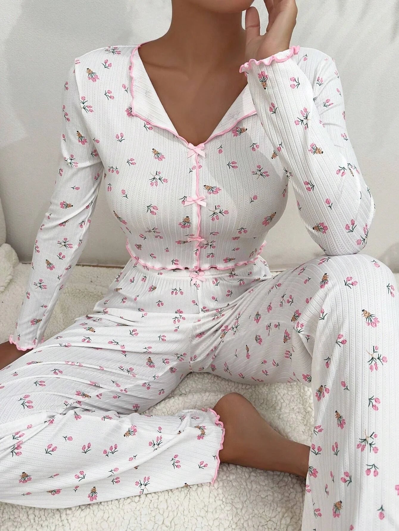 Stylish European two-piece lounge set with floral print for women