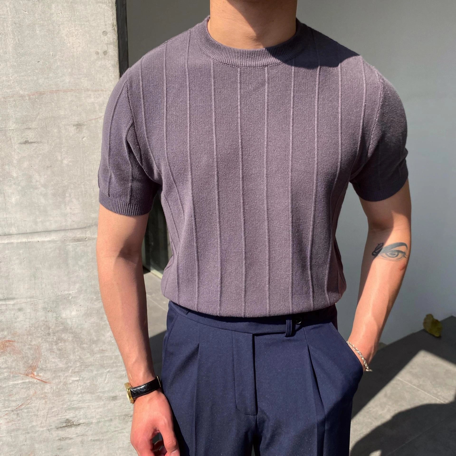 Men's lightweight knitted short sleeve T-shirt in various colours