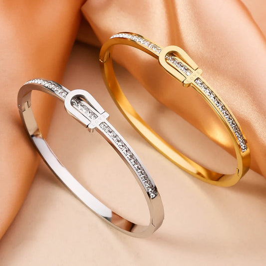 Gold-plated stainless steel fashion bracelet for women with gang drill elements