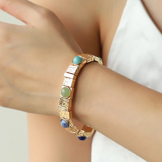 Stylish retro bracelet with an elegant quadrilateral design, crafted from premium zinc alloy for long-lasting wear