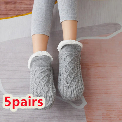 Winter woolen socks with non-slip dots in various colours