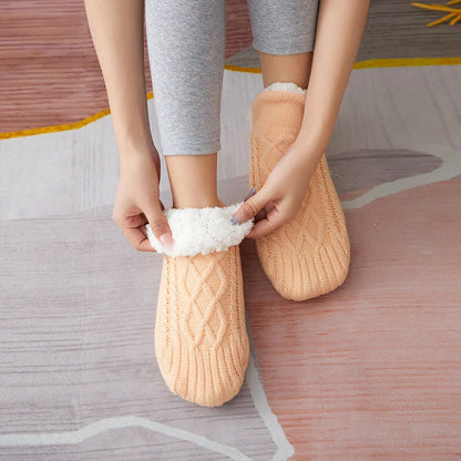 Winter woolen socks with non-slip dots in various colours