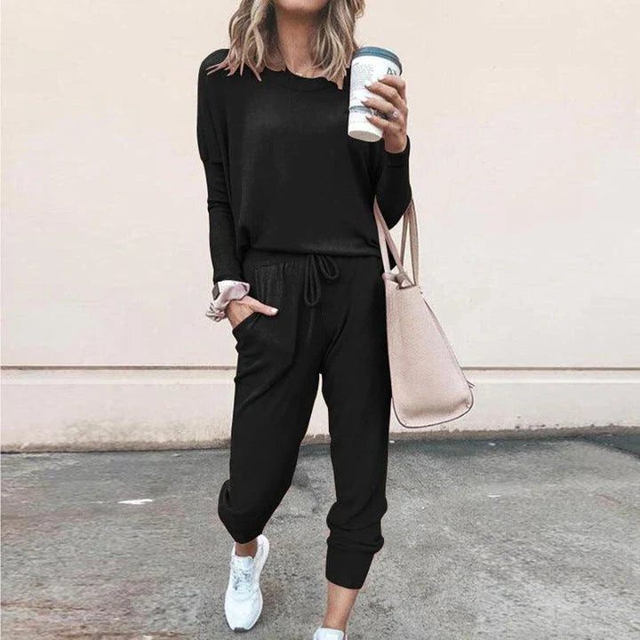 Premium casual loungewear set in soft pastel colours with long sleeves and elegant design