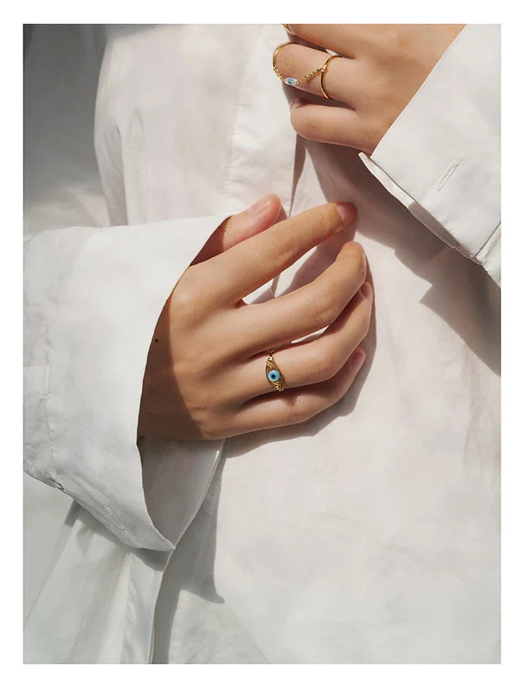 Elegant Lover's Eye Ring made with lustrous mother-of-pearl shell, featuring a delicate and Bohemian-inspired design