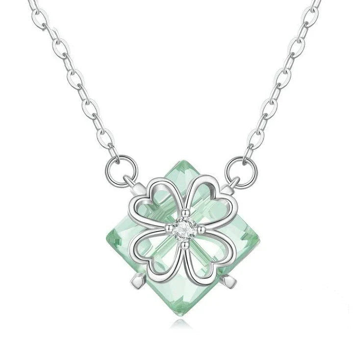 Platinum-plated green pendant necklace with adjustable chain length for a customised fit