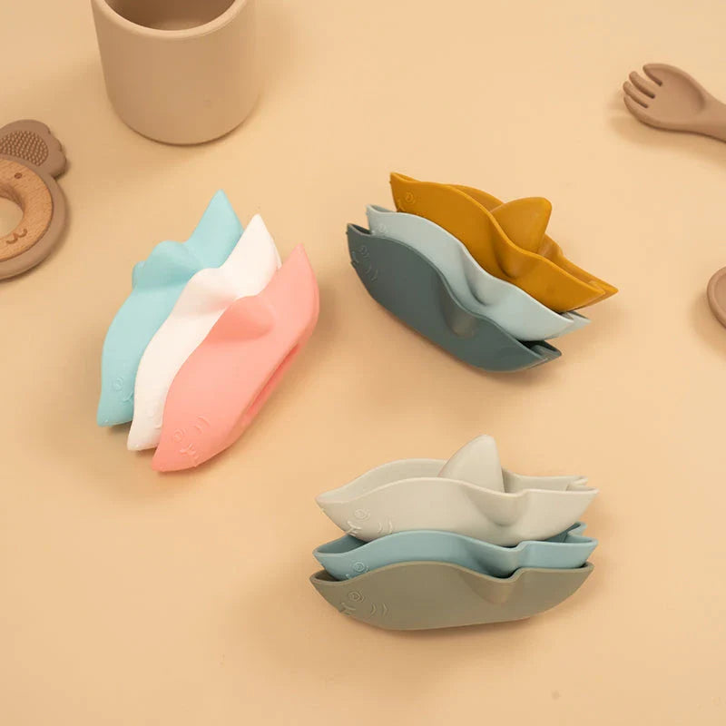 Charming shark-themed baby bath toys made of safe, BPA-free silicone for splashing and water play