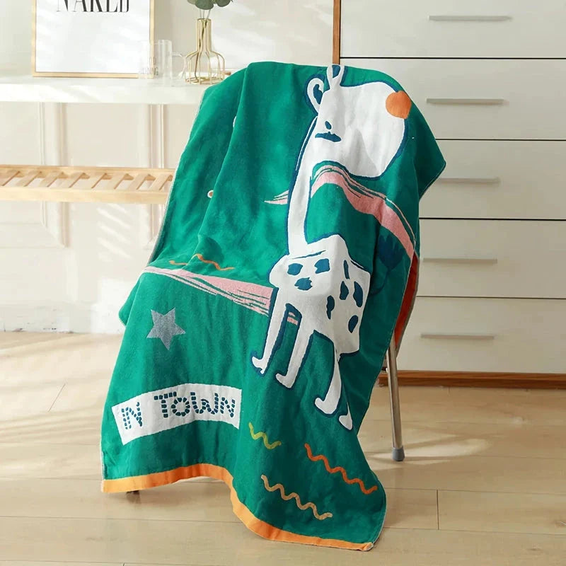 Luxuriously soft and quick-drying cartoon bath towel with 5-layer gauze cotton construction