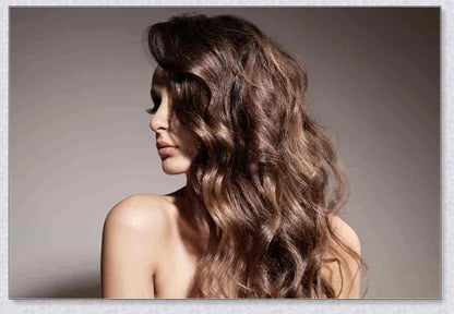 Automatic hair curler with rotating barrel, creating perfect waves and curls
