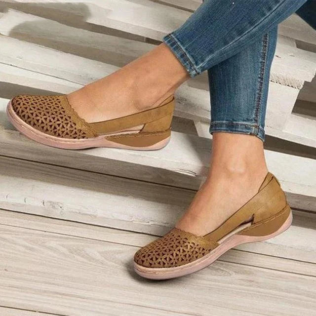 Fashionable hollow-out Baotou sandals for women in various colours and sizes