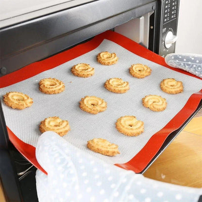 Silicone non-stick baking mat in red and white, suitable for high-temperature baking and easy cleanup