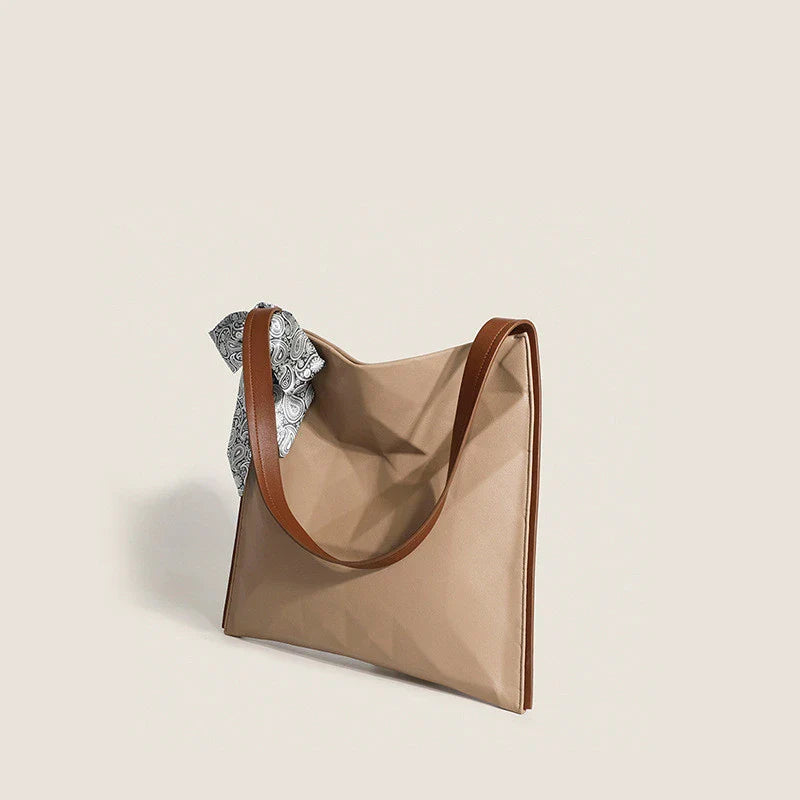 Large-capacity tote bag with geometric rhombus pattern in khaki or coffee colours