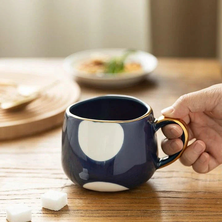 Cosy Style Ceramic Coffee Cup with Striped Pattern in Pastel Pink, Compact and Ergonomic Design for Comfortable Sipping
