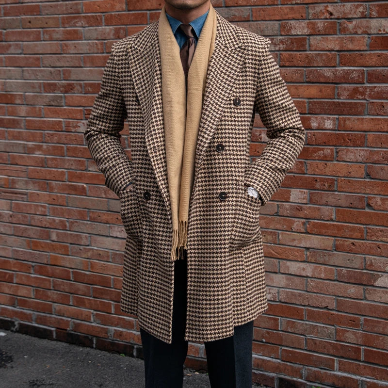 Double-breasted thick houndstooth coat in a vintage-inspired design, featuring a premium wool-rich fabric and a refined silhouette