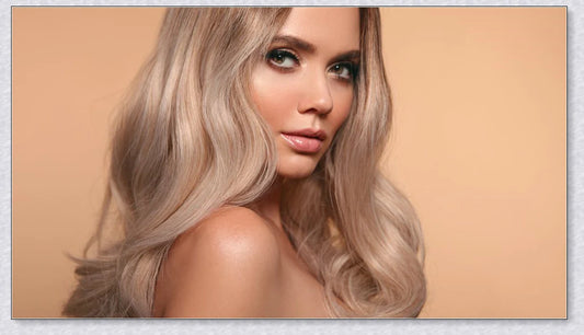 Automatic hair curler with rotating barrel, creating perfect waves and curls