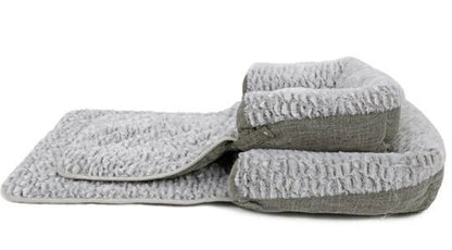 Cosy and spacious pet bed made with premium materials for maximum comfort and support