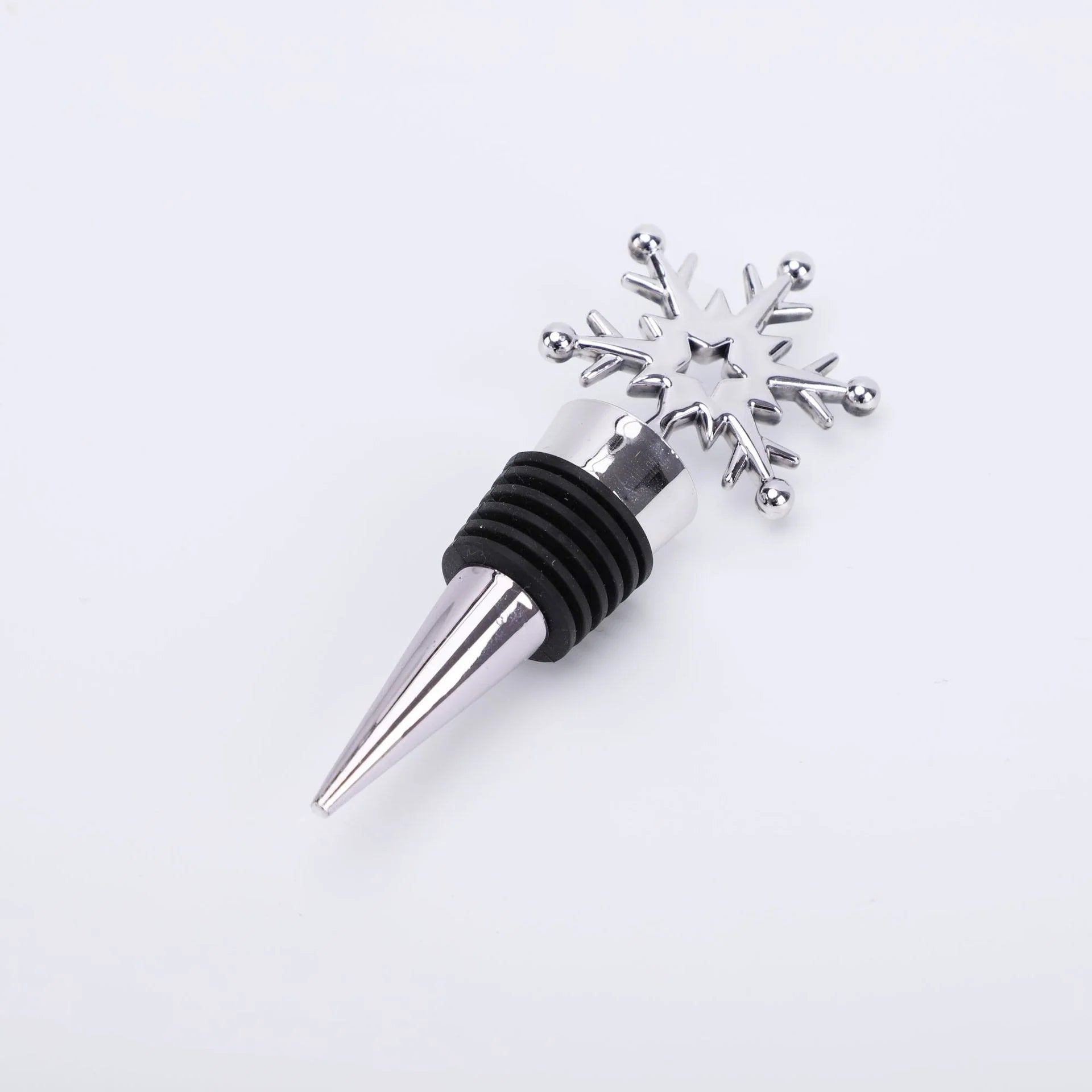Elegant wine stopper with regal crown design, perfect for preserving wine freshness and adding sophisticated style to your kitchen or dining room.
