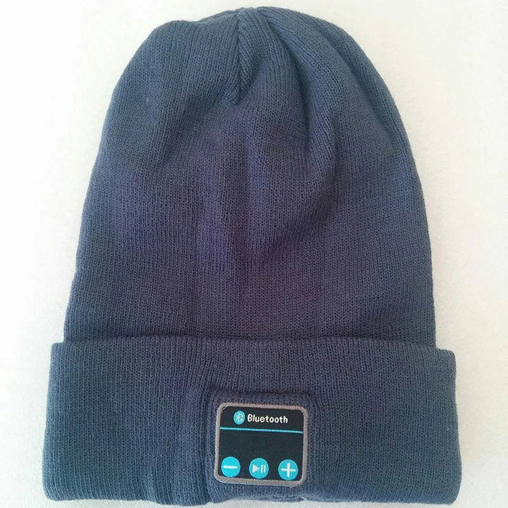 Stylish wireless Bluetooth beanie with built-in headphones, perfect for staying connected and warm during outdoor activities or indoor relaxation.